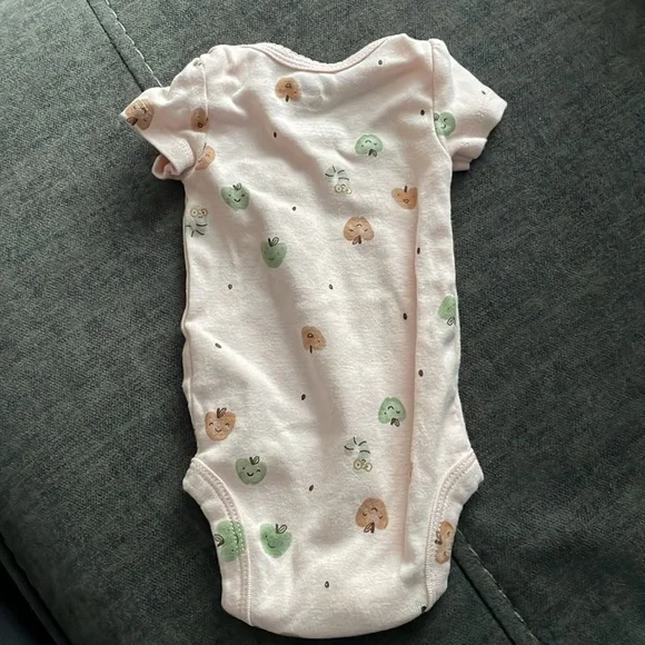 Carter’s Apple Newborn bodysuits and pants - Picture 5 of 14